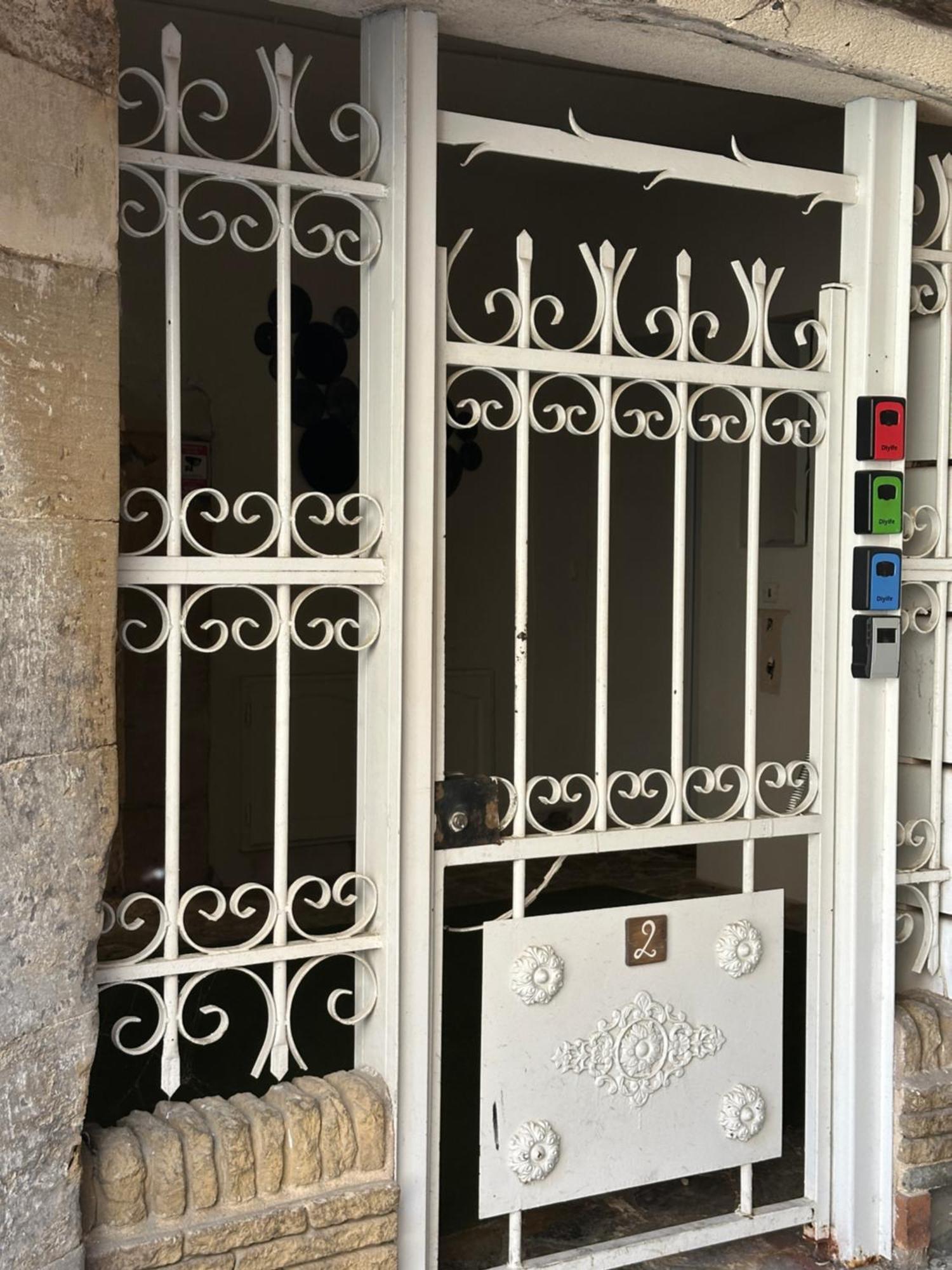 Appartamento L Atelier De La Sorgue LʼIsle-sur-la-Sorgue Esterno foto